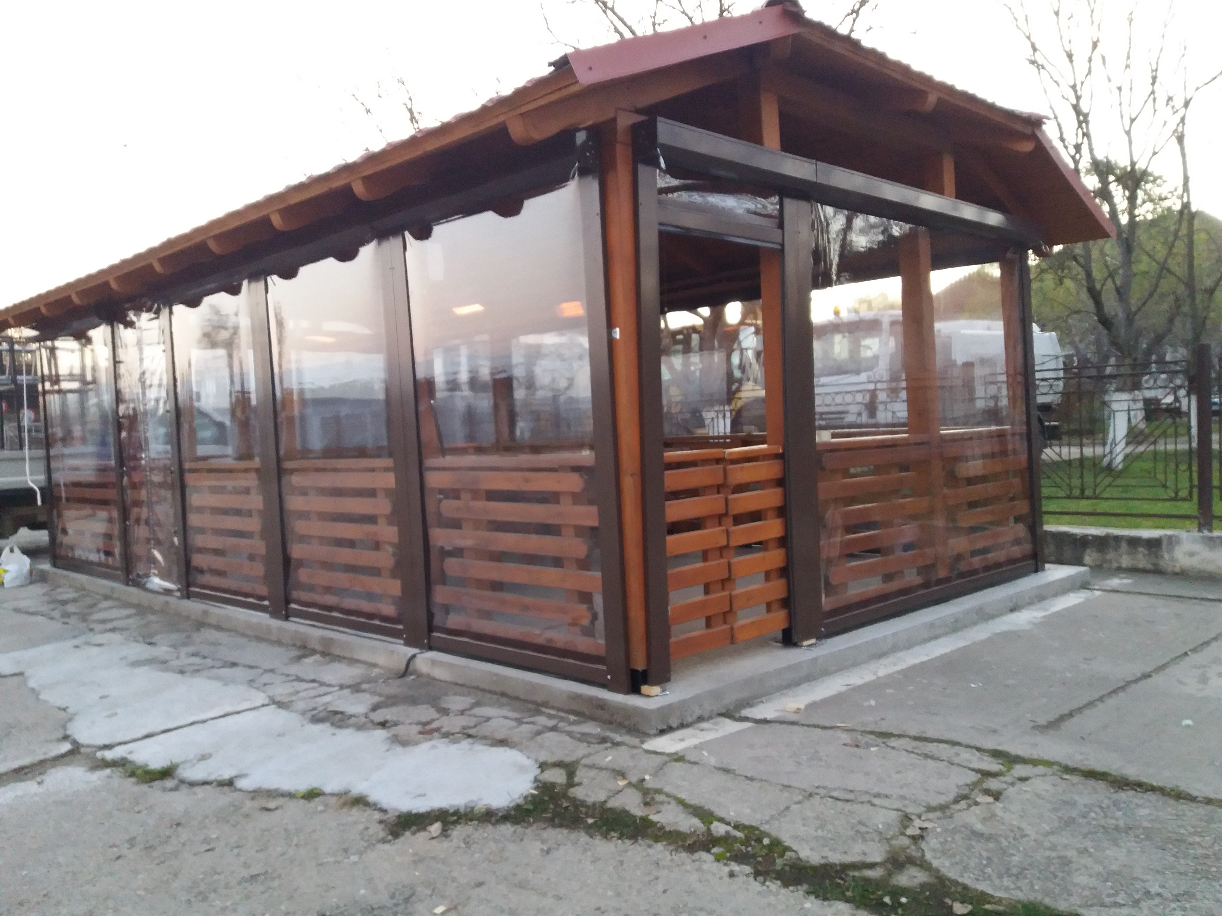 Lucrare Folii fixe gelatina (Cristal) realizata de Balpop Instal