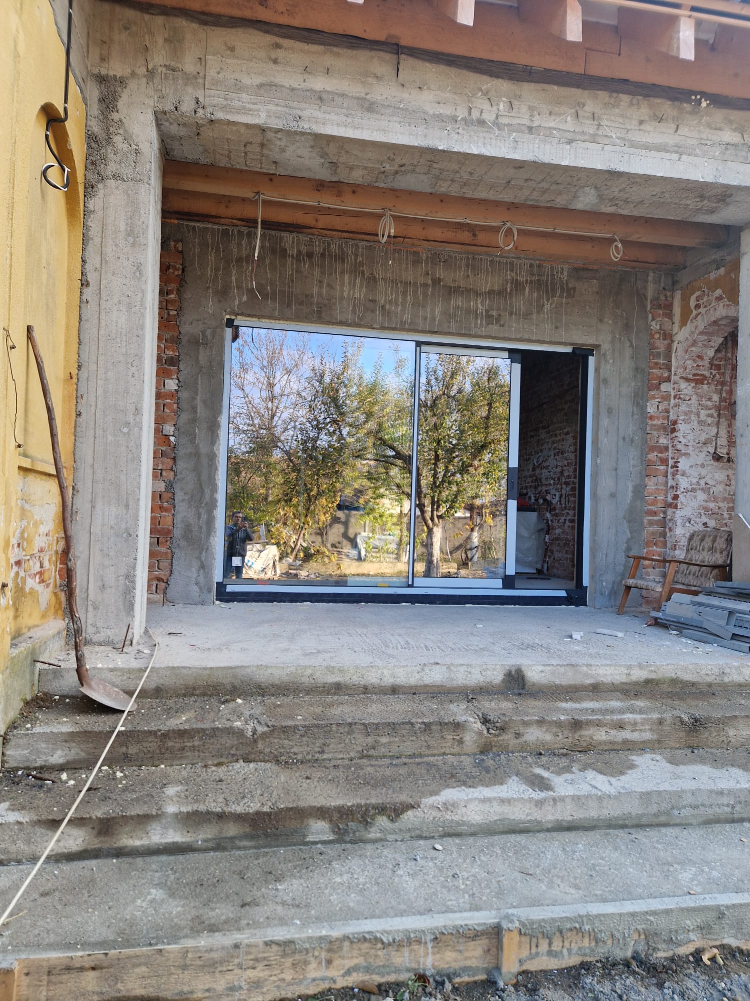 Uși glisante cu ridicare de dimensiuni mari din Aluminiu